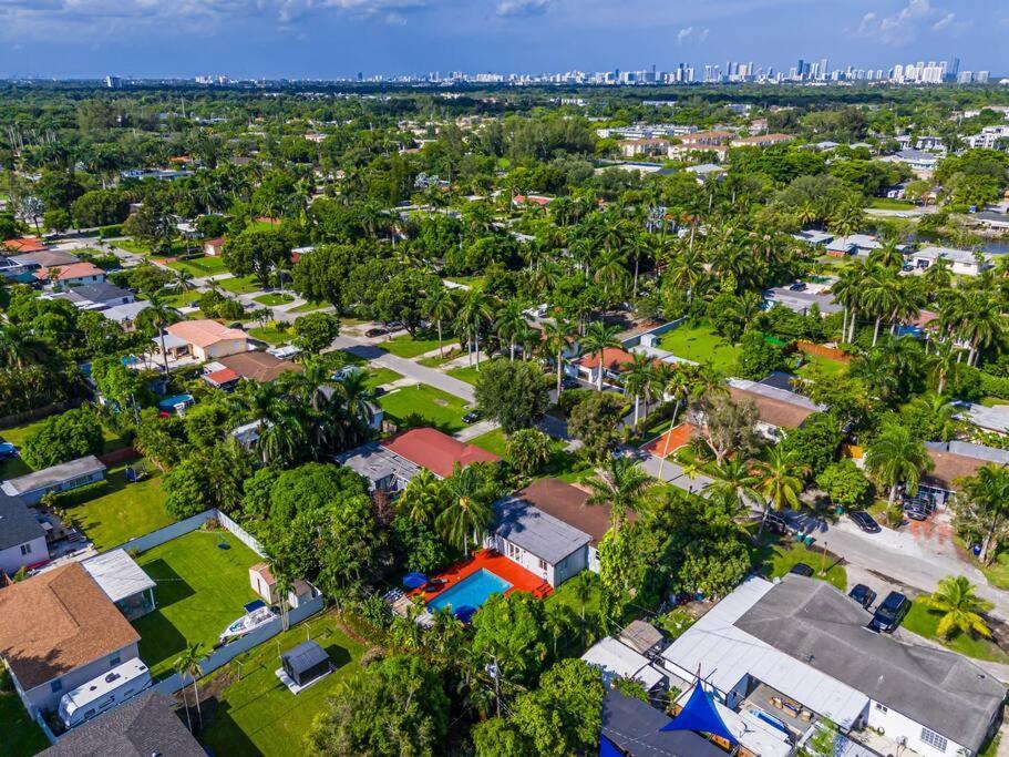 Spacious 3 Bedroom Home With Oversized Pool & Backyard Майами Экстерьер фото